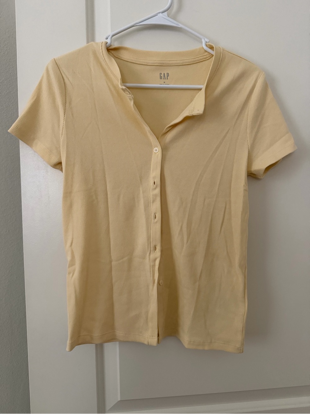 GAP Short-Sleeve Button Front Top in Light Yellow